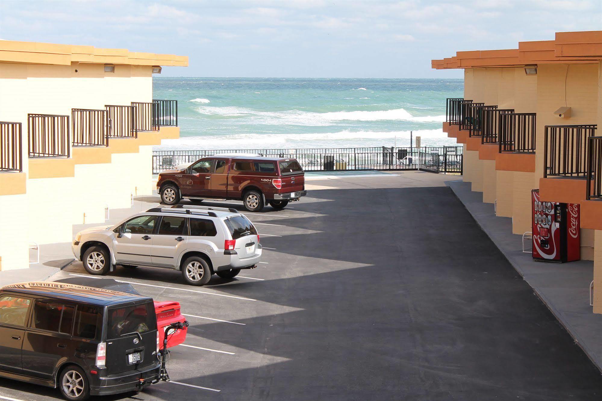 Grand Prix Motel Beach Front Daytona Beach Exterior photo